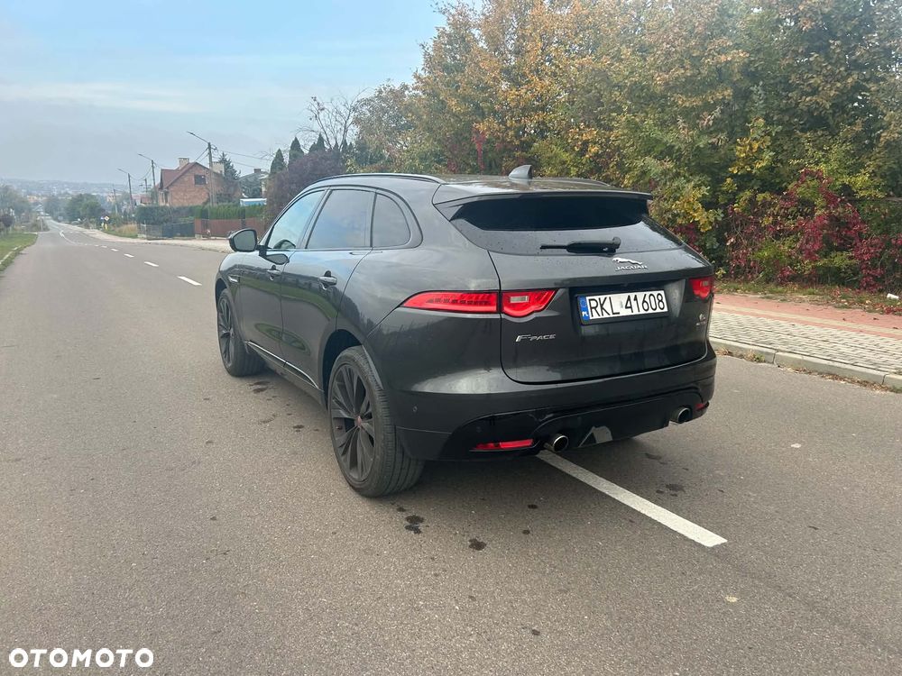 Jaguar F-Pace 2018 photo 3