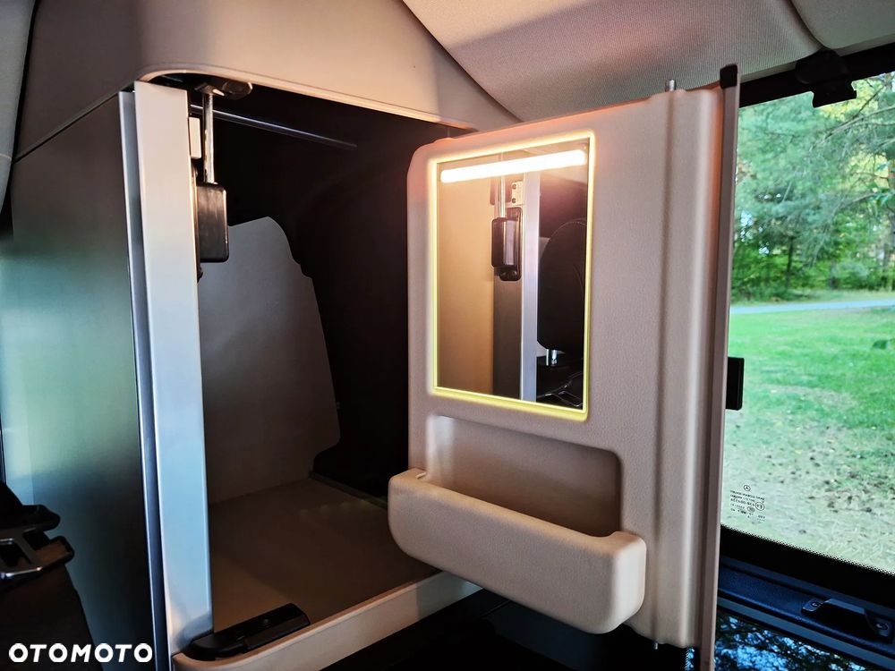 Mercedes-Benz Klasa V - 29