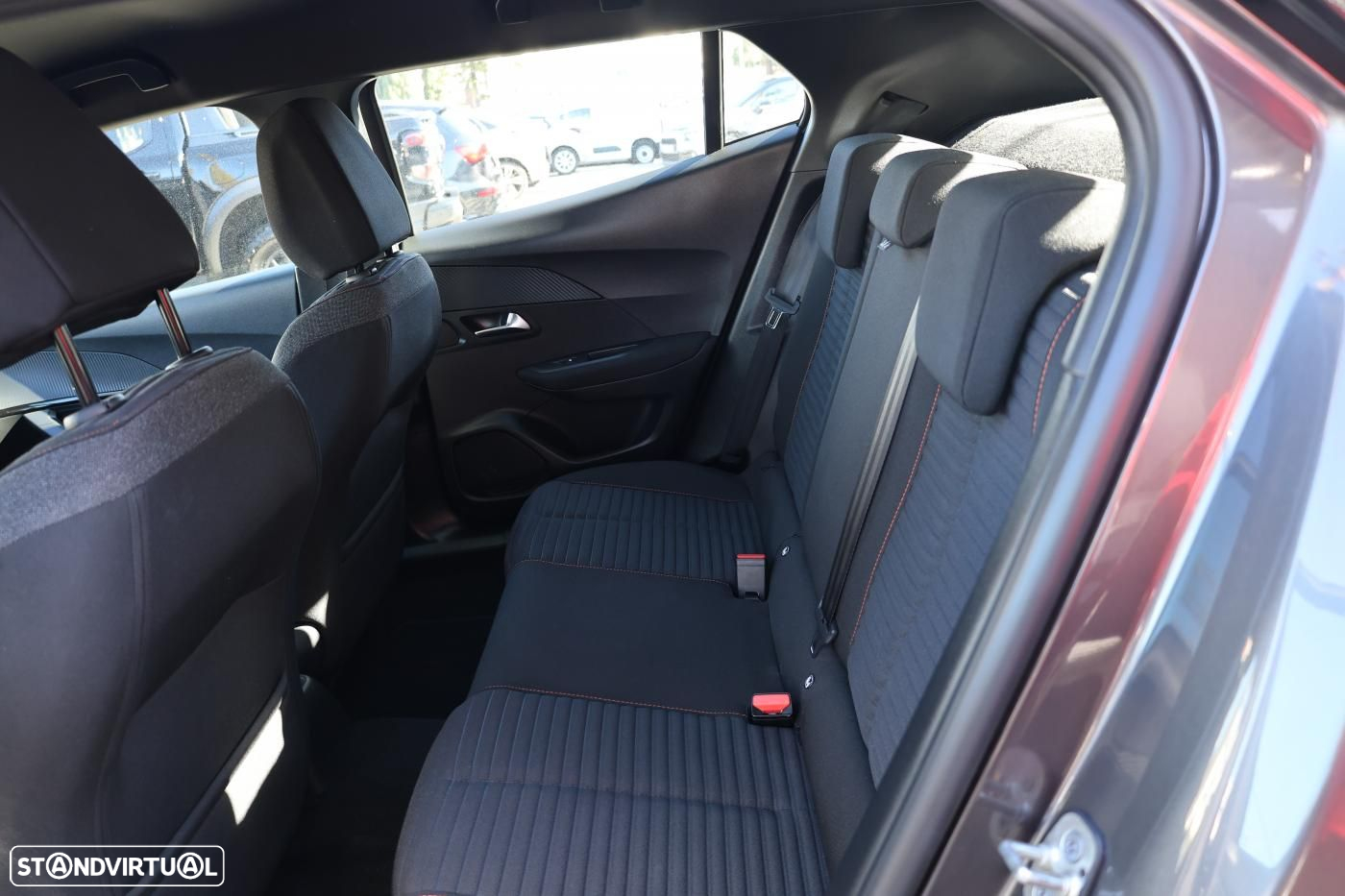 Peugeot 2008 1.2 PureTech SE Style - 9