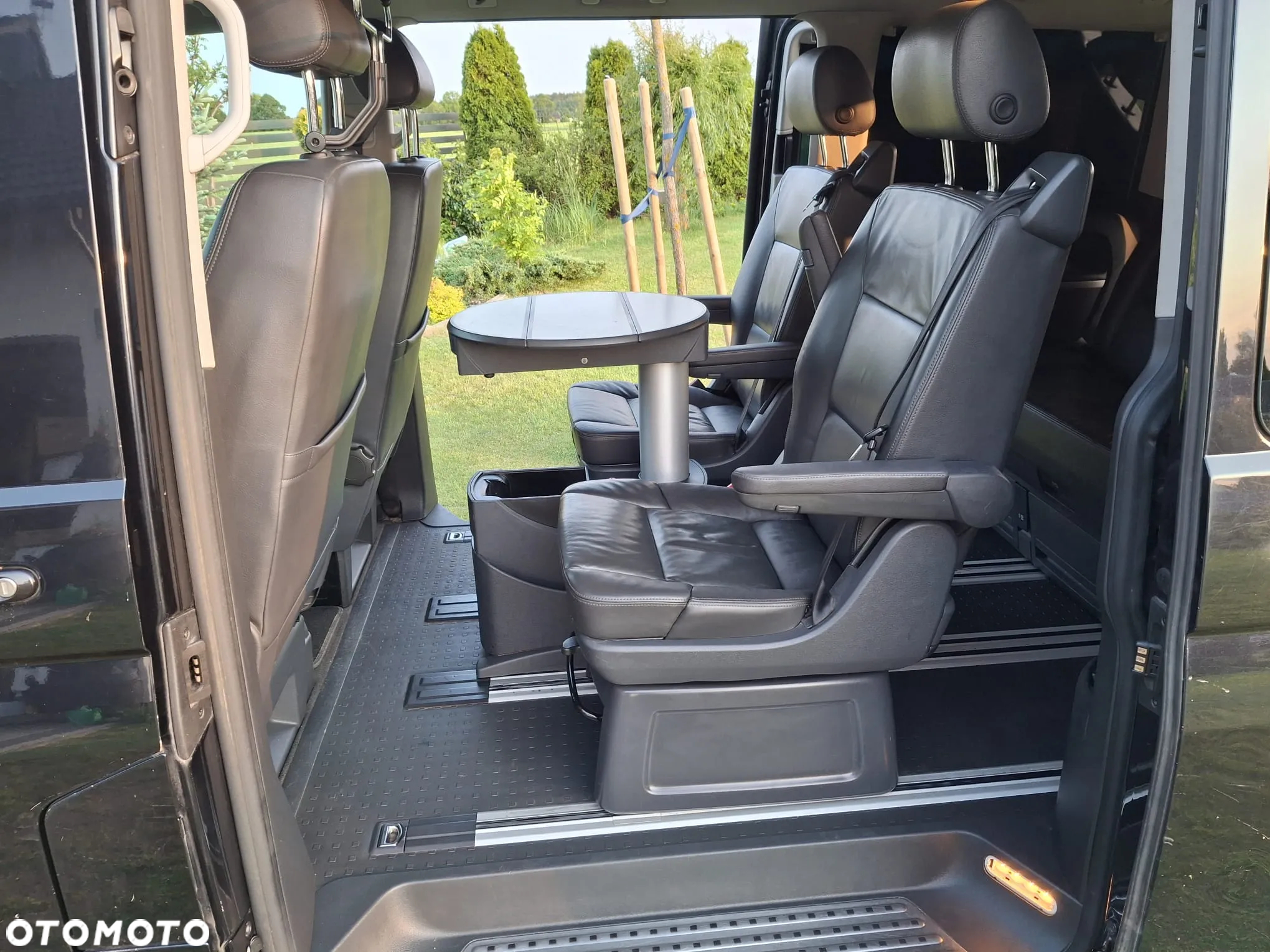 Volkswagen Multivan - 7