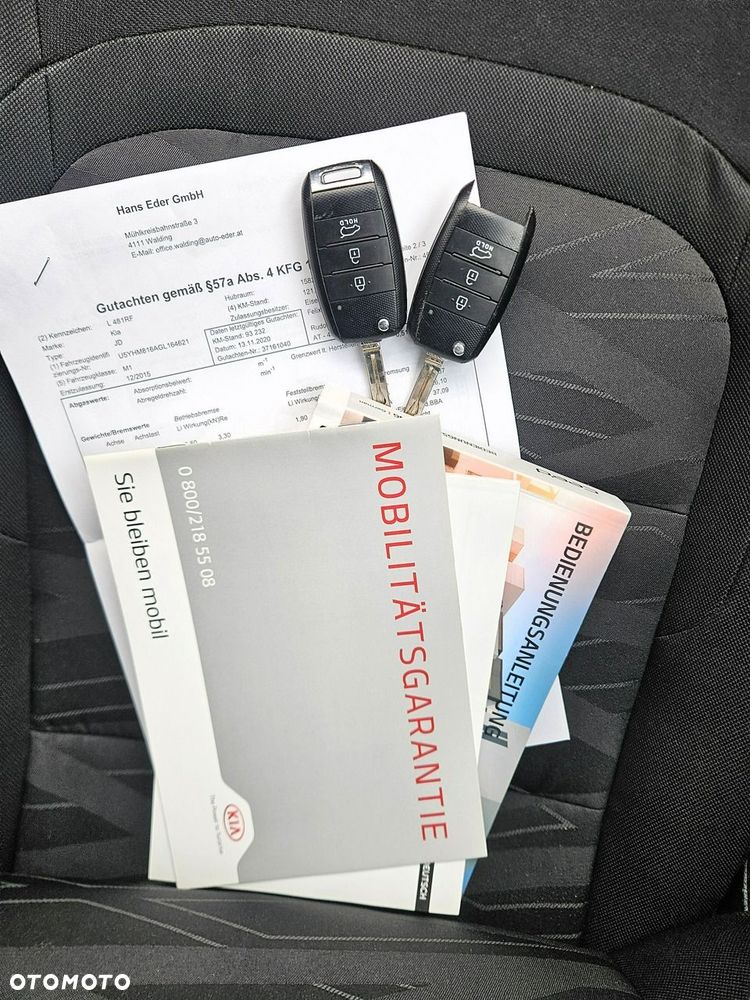 Kia Ceed 1.6 CRDi 128 Dream-Team Edition - 40