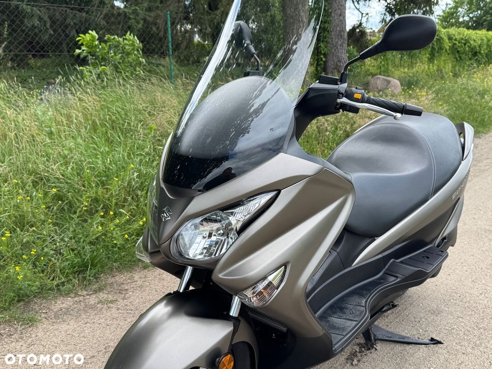 Suzuki Burgman - 16