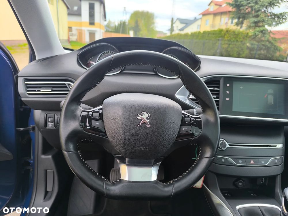 Peugeot 308 BlueHDi 130 Stop & Start Allure Business-Paket - 22