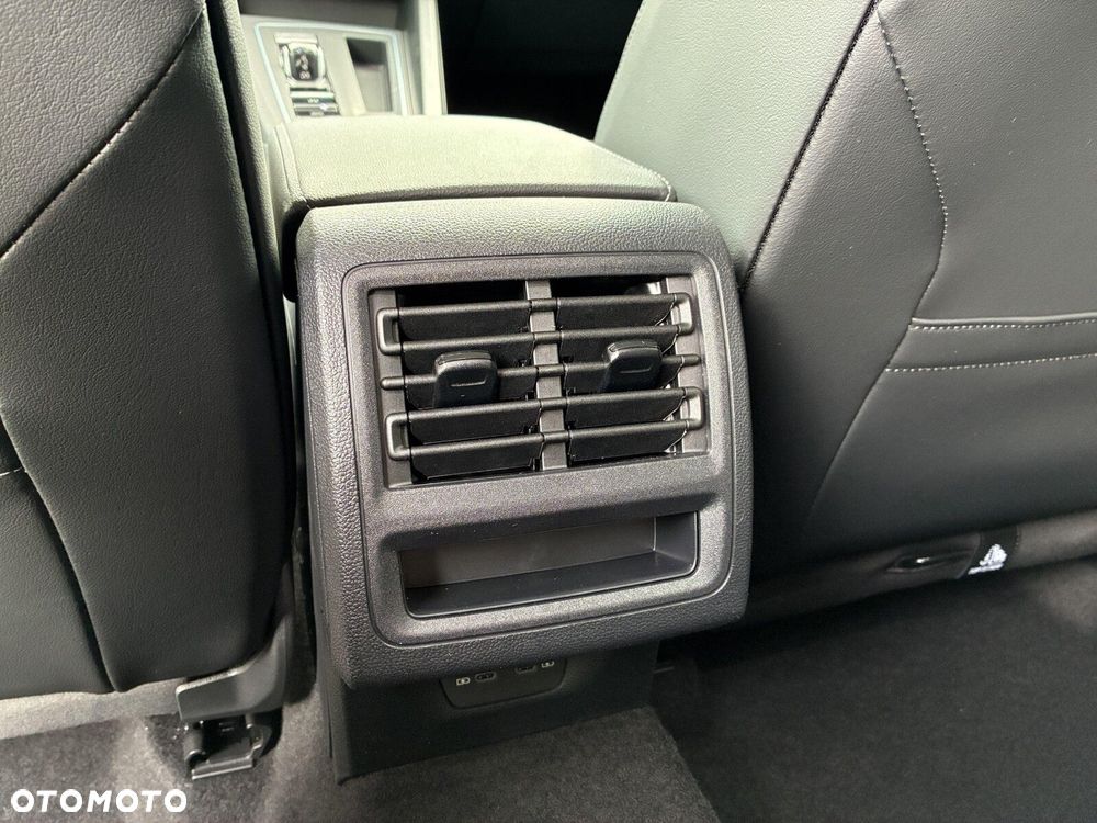 Volkswagen Golf - 23