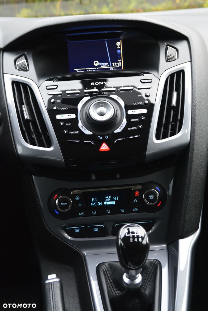 Ford Focus 1.6 EcoBoost Titanium - 37