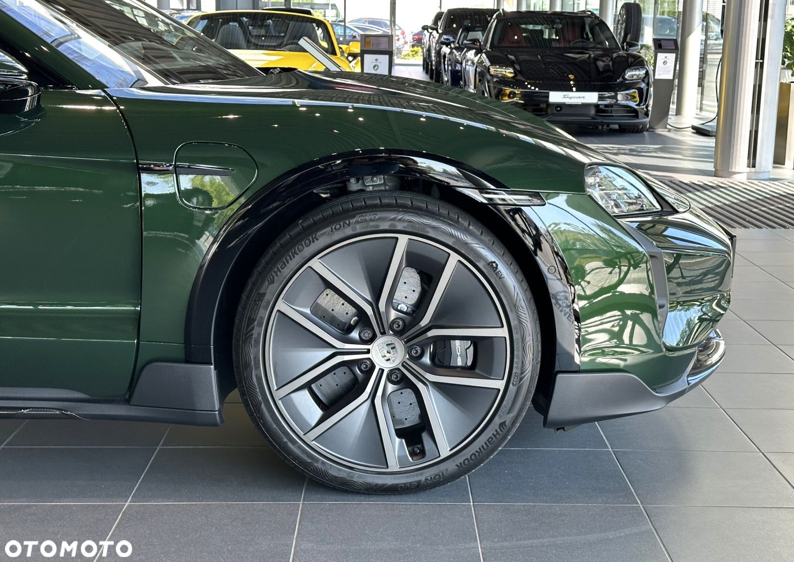 Porsche Taycan - 4