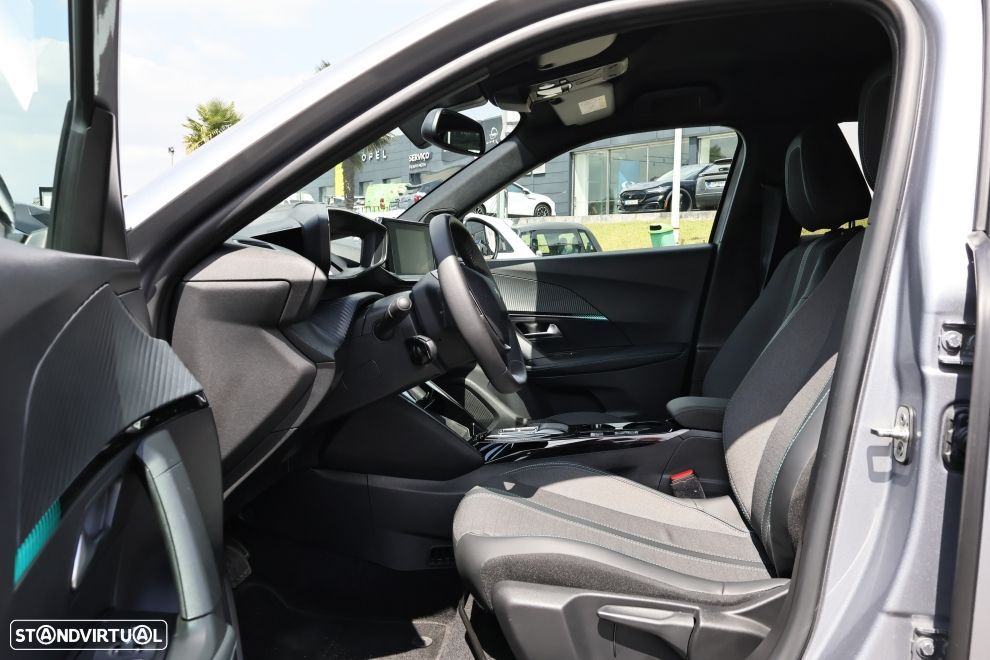 Peugeot e-2008 50 kWh Allure - 17