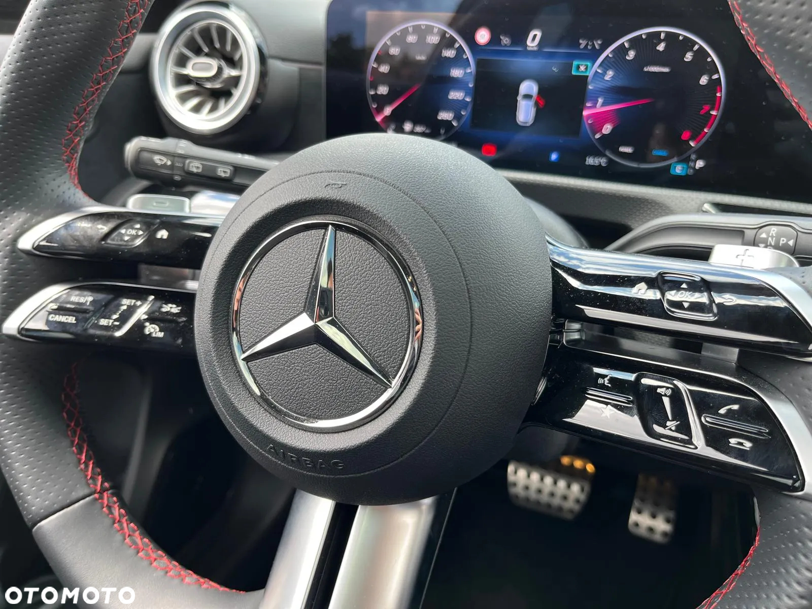 Mercedes-Benz Klasa A 220 4-Matic AMG Line 8G-DCT - 32