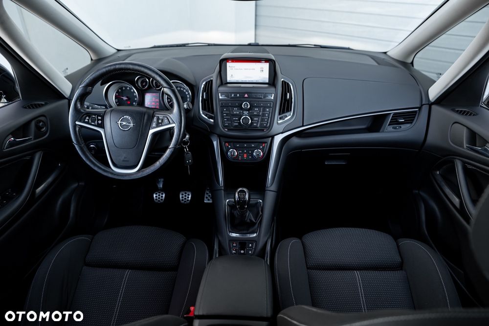 Opel Zafira 1.6 T SIDI Cosmo S&S - 25