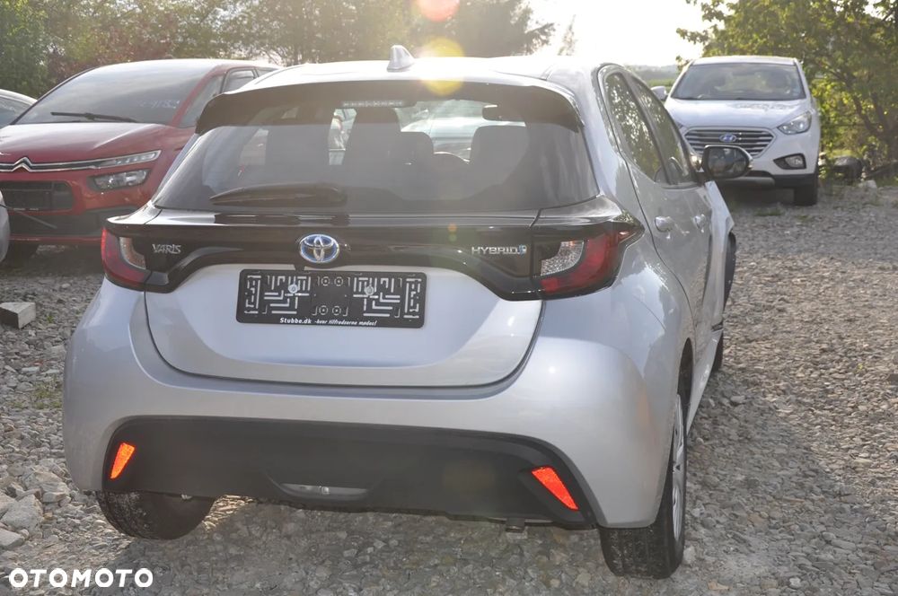 Toyota Yaris - 10