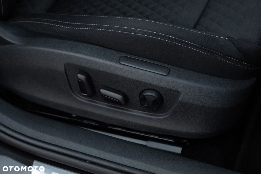 Skoda Superb 2.0 TDI L&K DSG - 19
