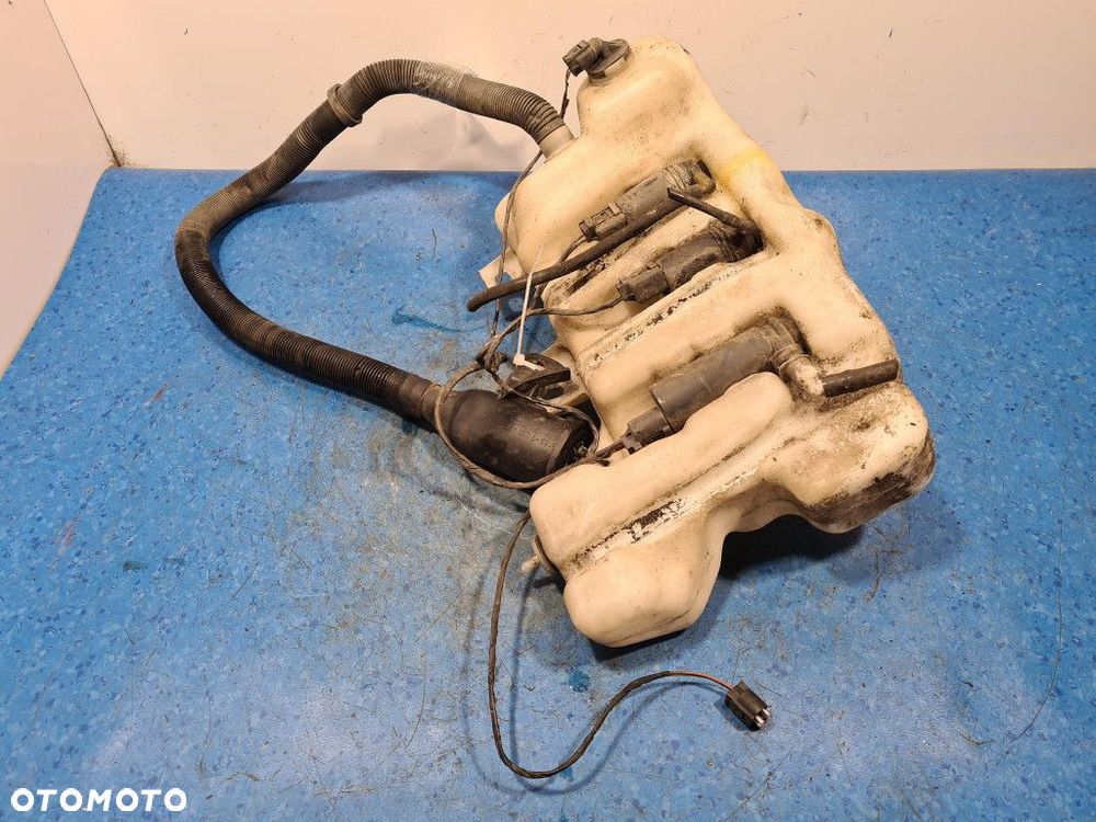 BMW 5 E39 ZBIORNICZEK SPRYSKIWACZA 8364941A - 5