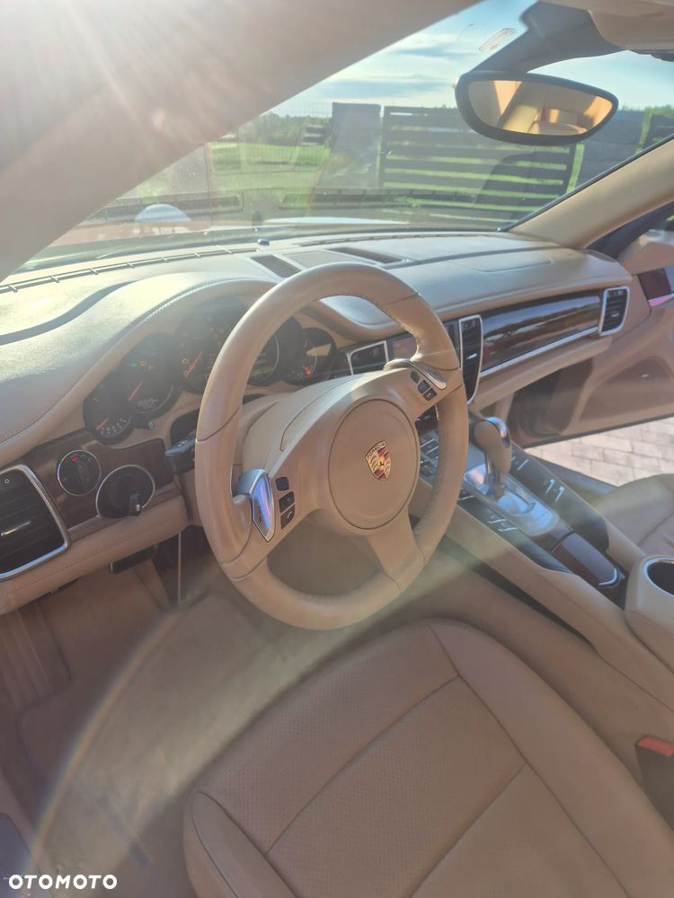 Porsche Panamera 4 PDK - 13