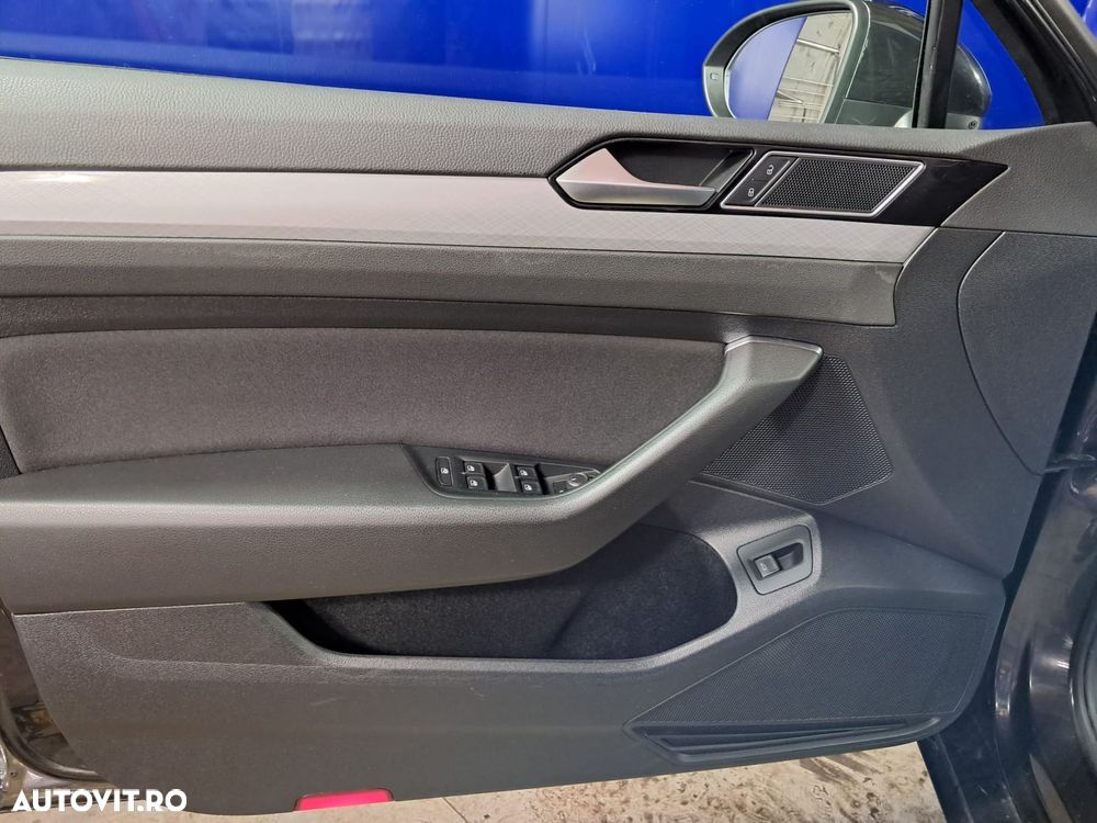 Volkswagen Passat - 10