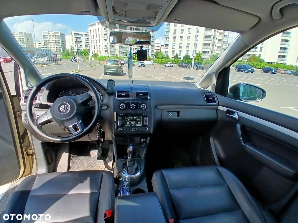 Volkswagen Touran 1.4 TSI EcoFuel DSG Comfortline - 4