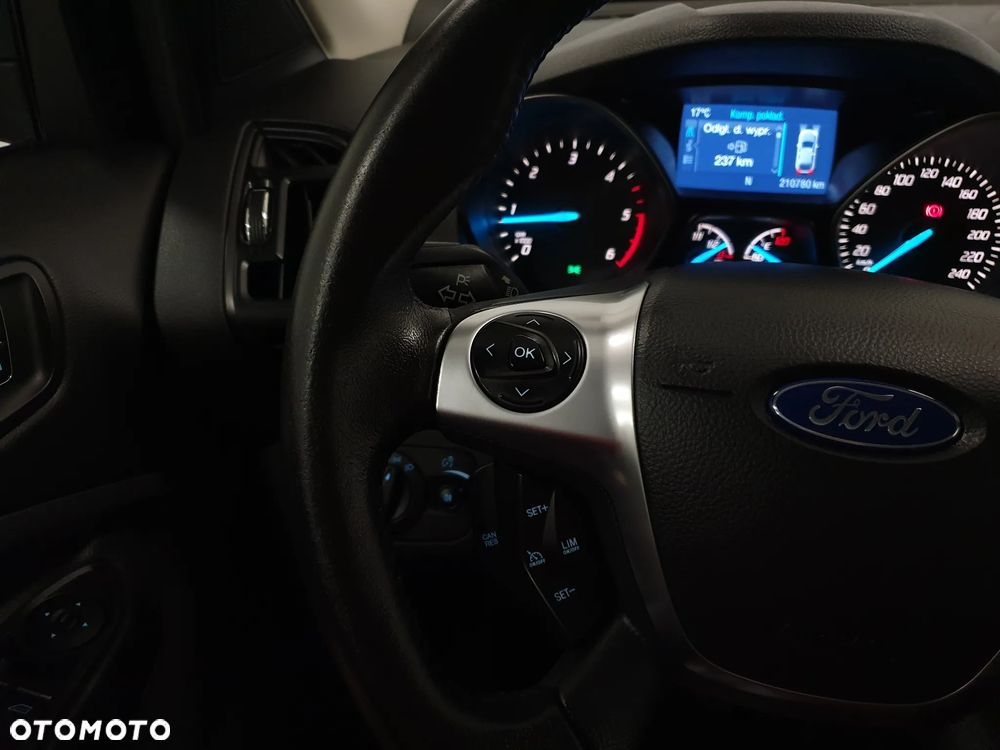 Ford Kuga - 9