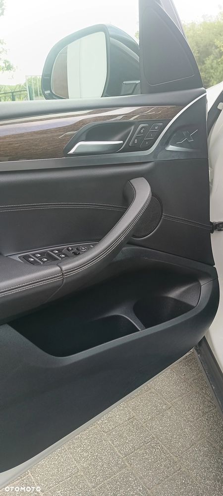 BMW X3 xDrive28i xLine - 11