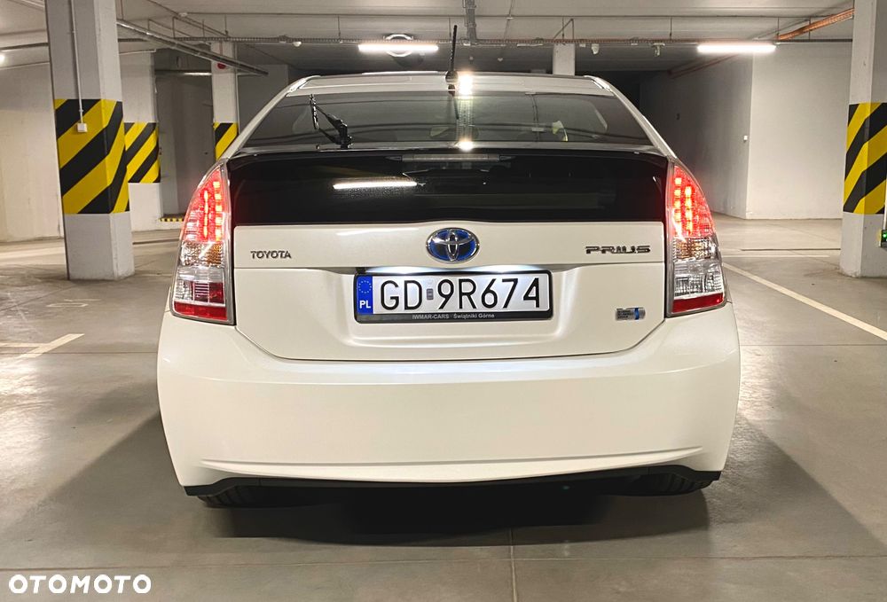 Toyota Prius (Hybrid) Life - 6