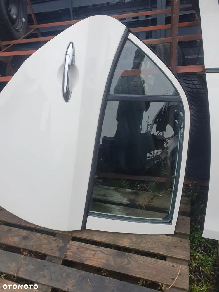 DRZWI L/P TYŁ PRAWY PRZÓD KIA PICANTO III 3 LAK UD - 21