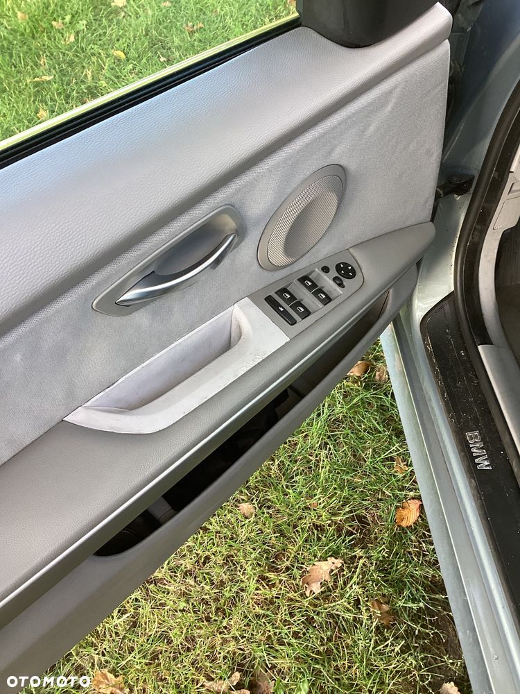 BMW Seria 3 320i - 17