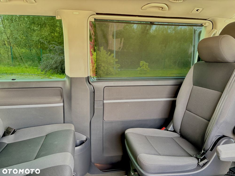 Volkswagen Multivan - 32