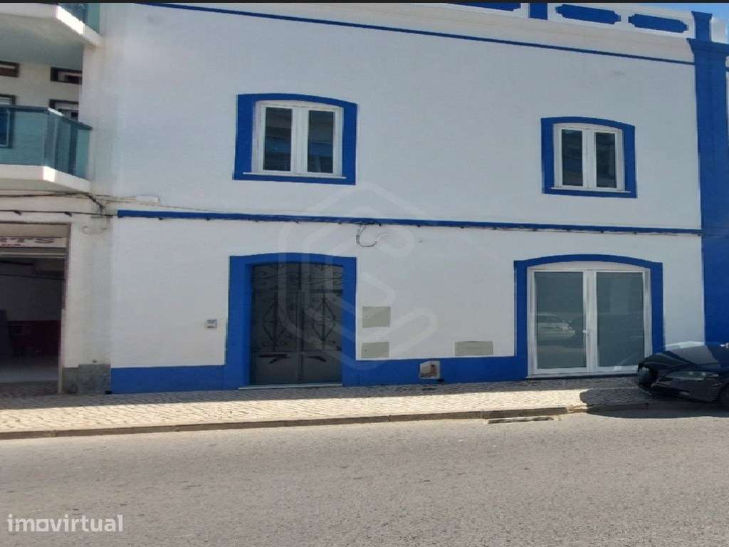 Moradia remodelada com garagem e jardim localizada em Portimão, Alg... - Grande imagem: 3/25
