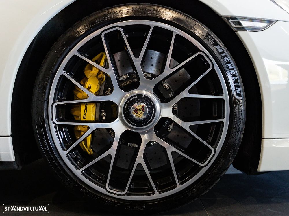 Porsche 911 (991) Turbo S Cabriolet - 17