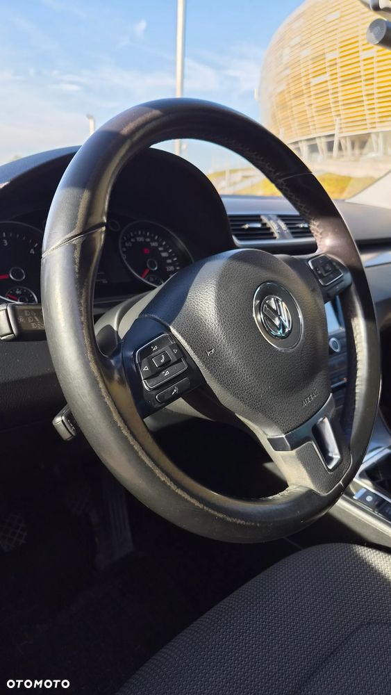 Volkswagen Passat 2.0 TDI BlueMotion Technology Comfortline - 32