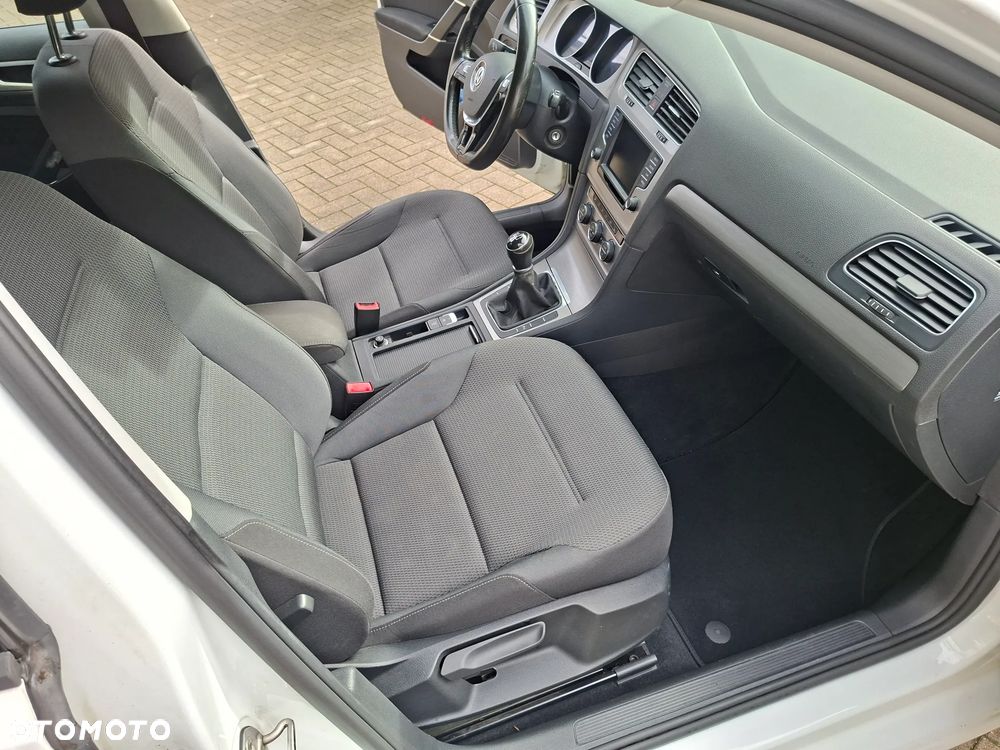 Volkswagen Golf - 8