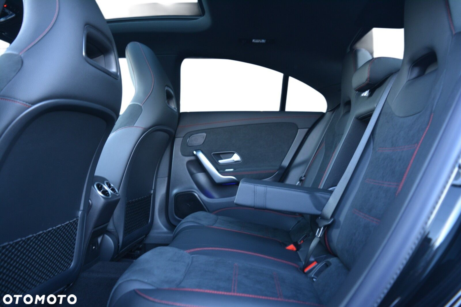 Mercedes-Benz CLA 200 Progressive 7G-DCT - 8