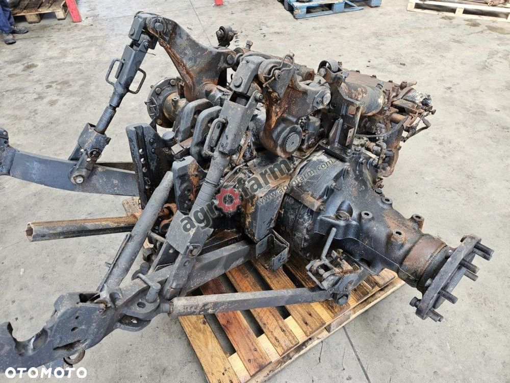 MOST TYLNY I SKRZYNIA BIEGÓW FENDT 716 - 1