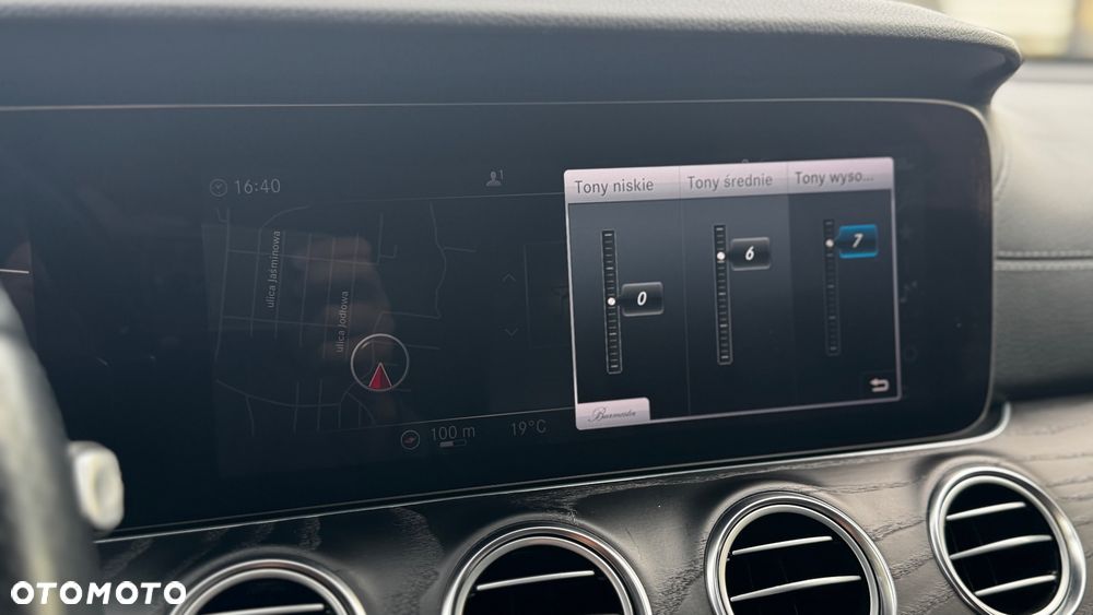 Mercedes-Benz Klasa E 220 d 4-Matic 9G-TRONIC - 31