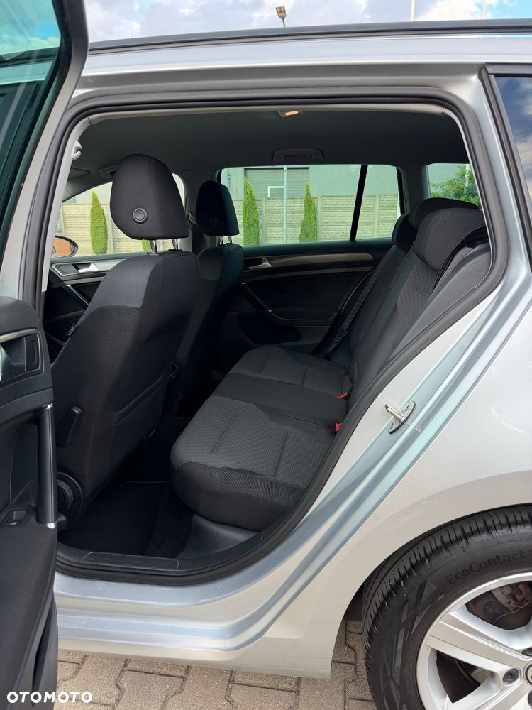 Volkswagen Golf 1.6 TDI DPF Highline - 24