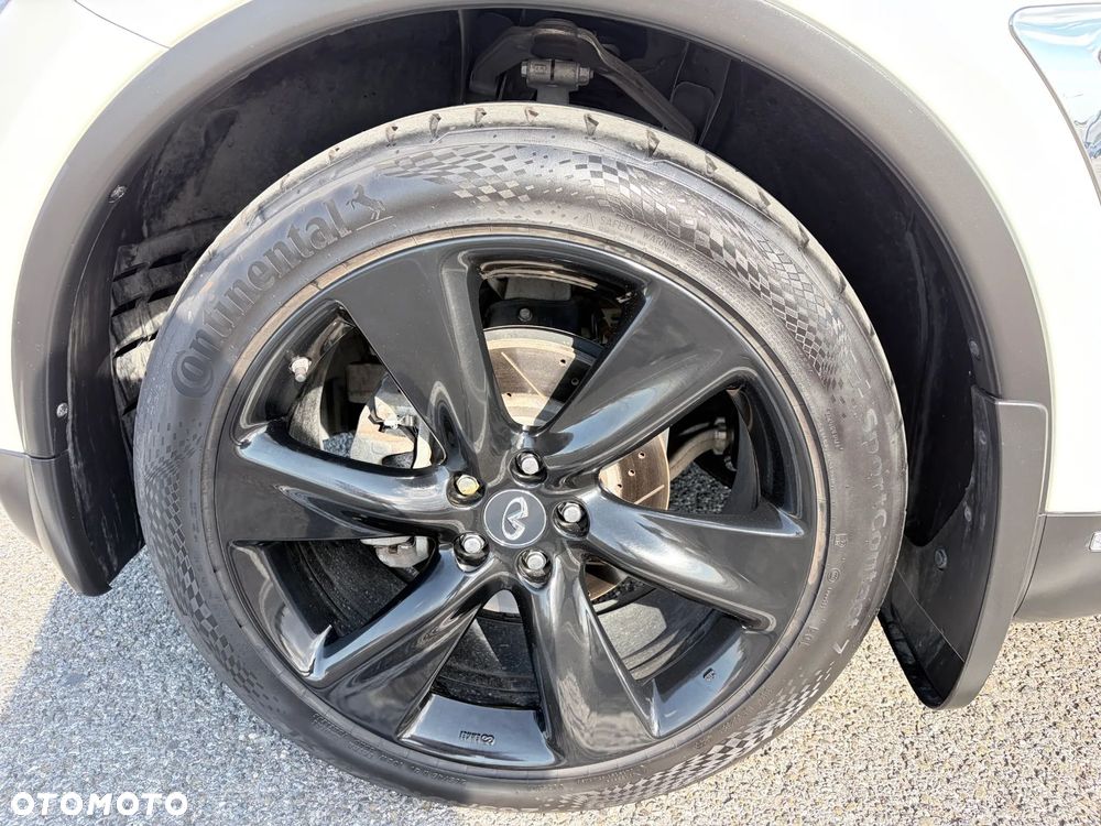 Infiniti QX70 - 28