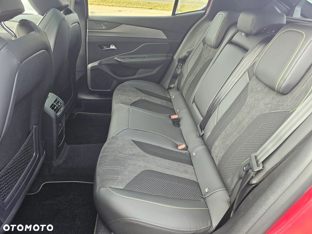 Peugeot 408 - 11