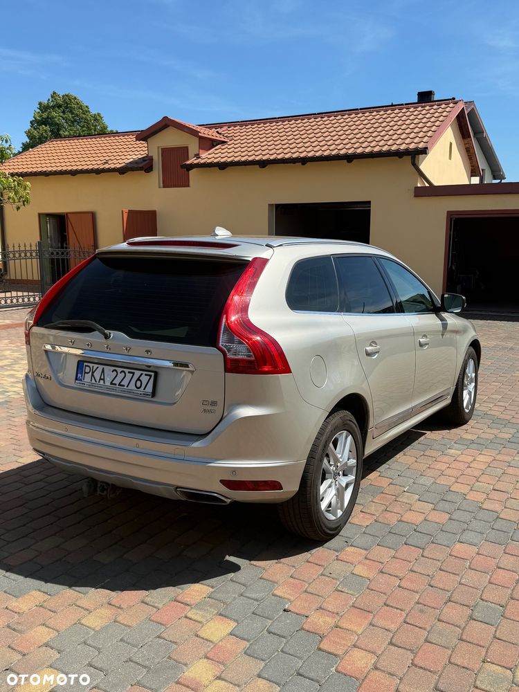 Volvo XC 60 D5 AWD Momentum - 4