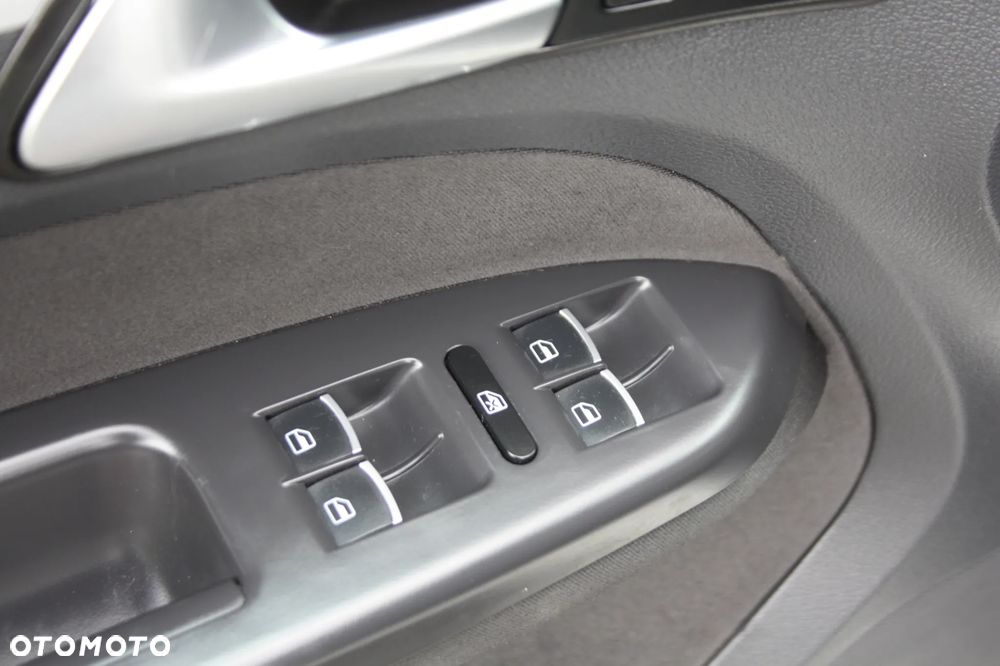 Volkswagen Touran 2.0 TDI DPF BlueMotion Technology DSG Cup - 20