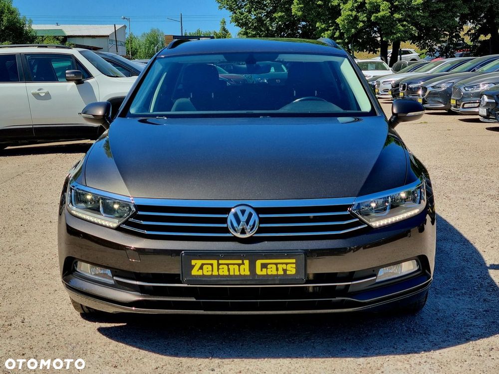 Volkswagen Passat - 2