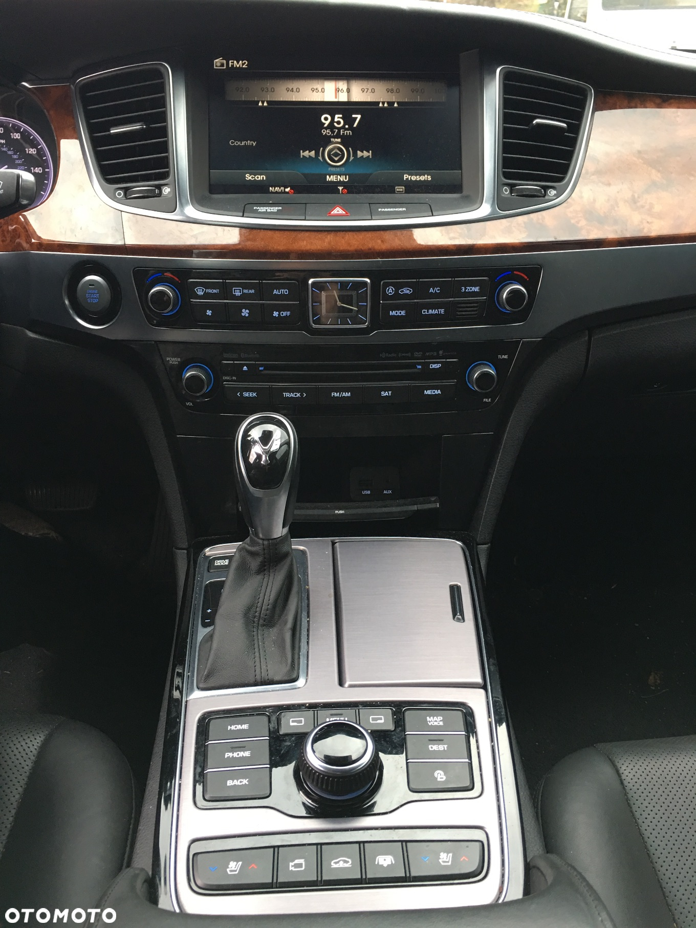 Hyundai Equus - 21
