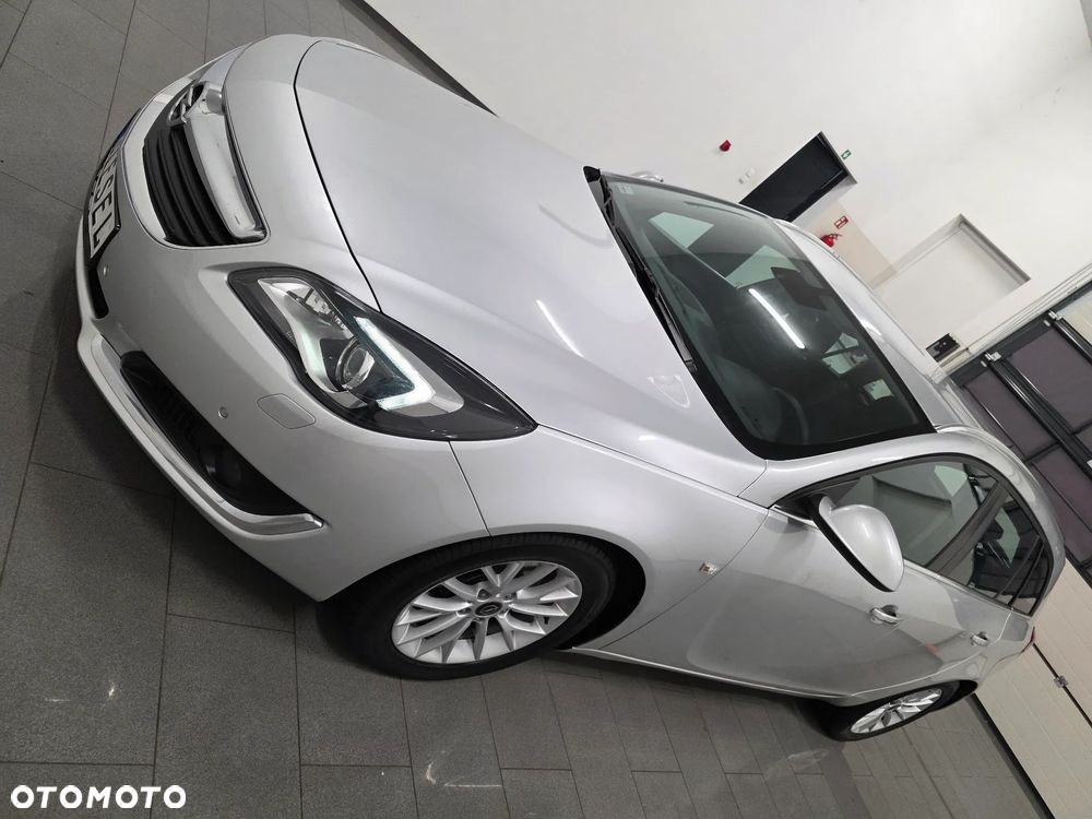 Opel Insignia Sports Tourer 2.0 Diesel Exclusive - 4
