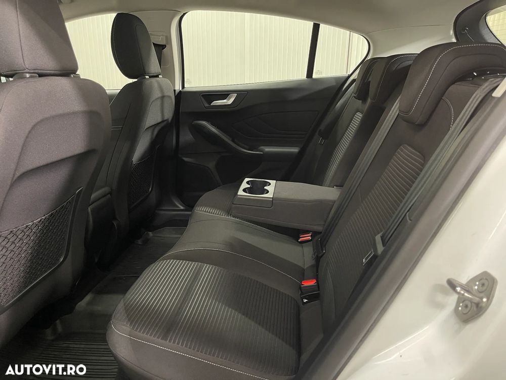 Ford Focus 1.0 EcoBoost MHEV Titanium - 11