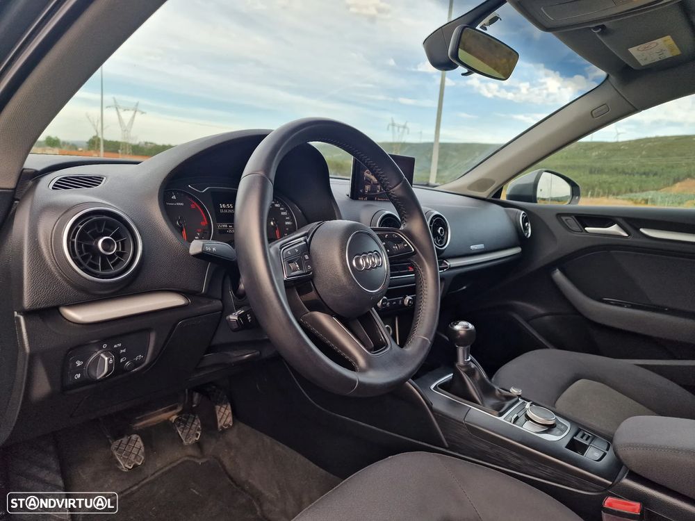 Audi A3 Sportback 1.6 TDI B.Line Attraction - 6