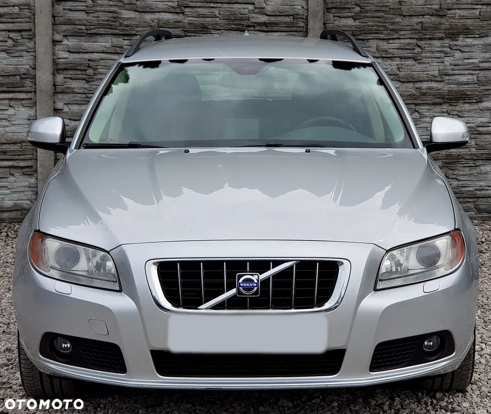 Volvo V70 D5 Momentum - 14