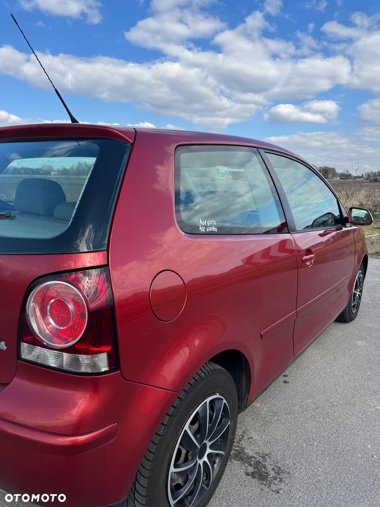 Volkswagen Polo 1.4 16V Comfortline - 9