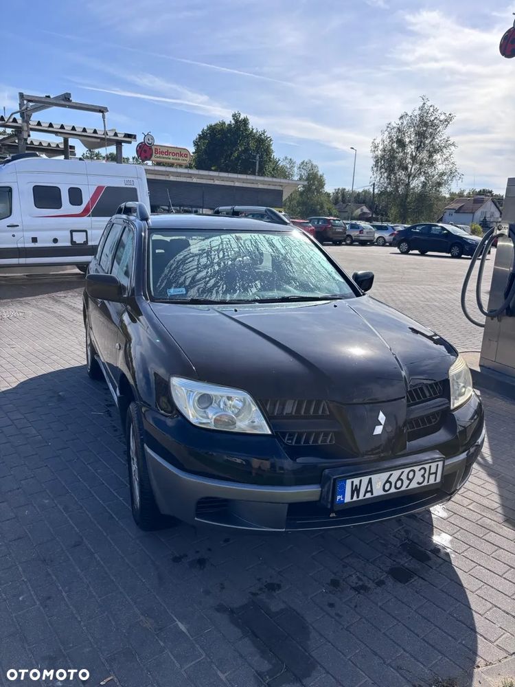 Mitsubishi Outlander - 2