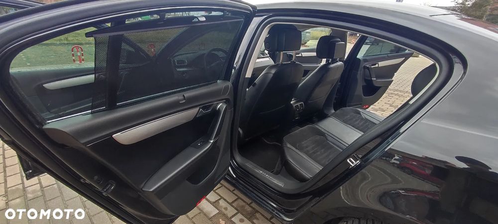 Volkswagen Passat 2.0 TDI 4Mot Highline DSG - 9