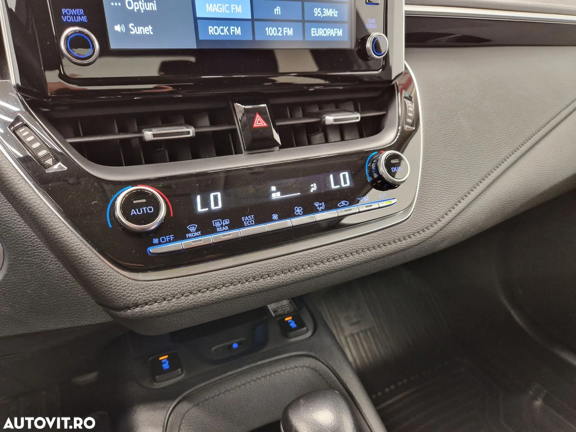 Toyota Corolla 1.8 HSD Exclusive interior Negru - 11