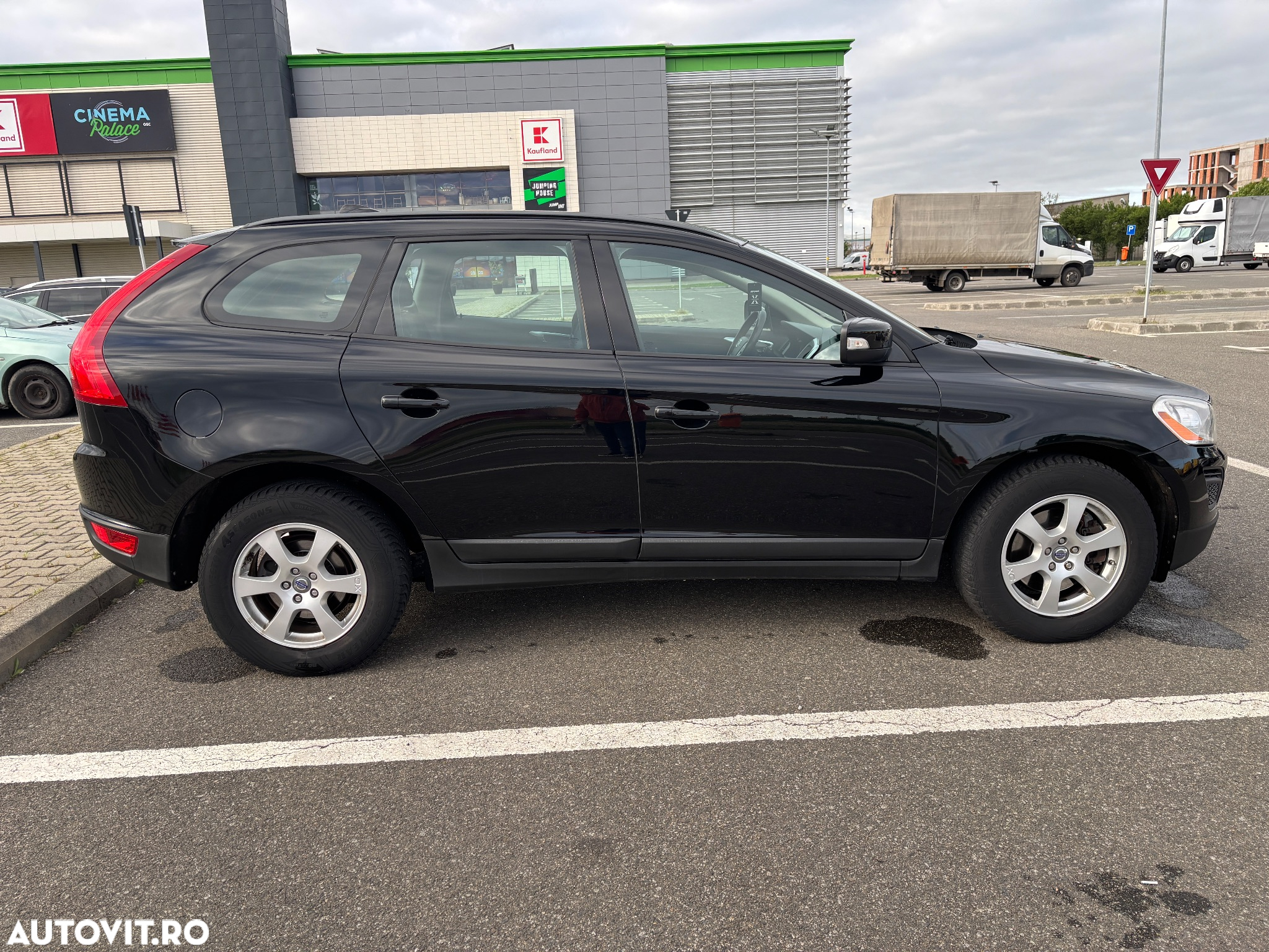 Volvo XC 60 DRIVe Kinetic - 5