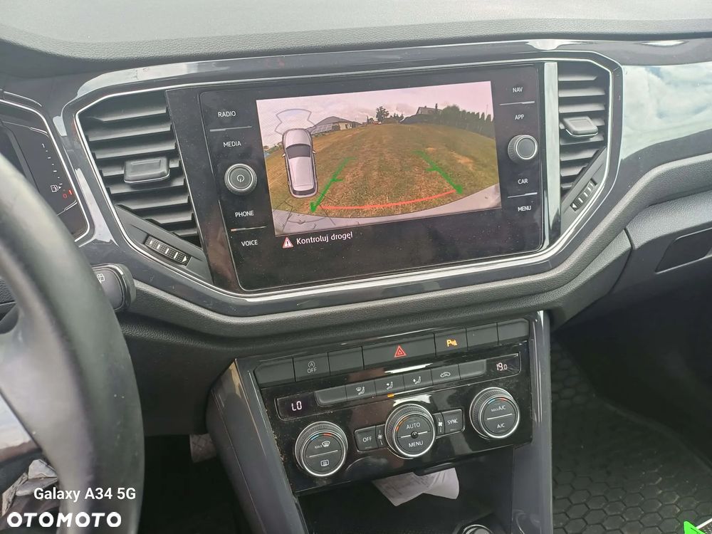 Volkswagen T-Roc - 17