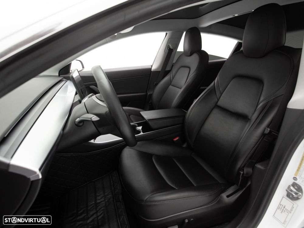Tesla Model 3 - 9